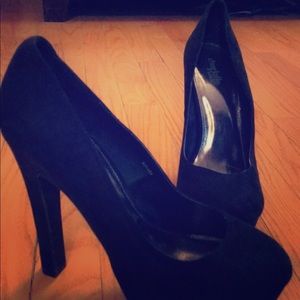 Black platform heals